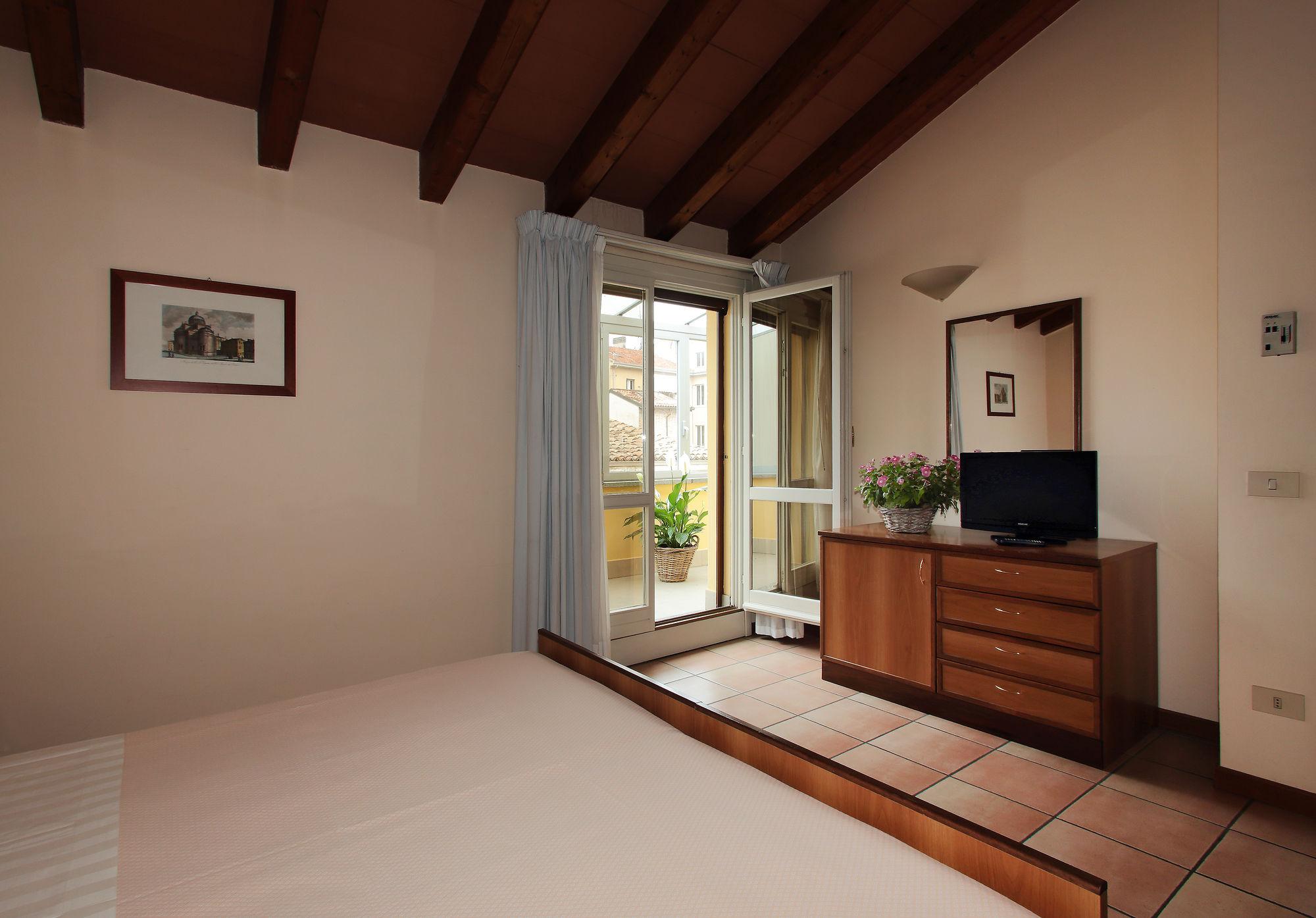 Residenza Le Cupole Aparthotel Parma Buitenkant foto